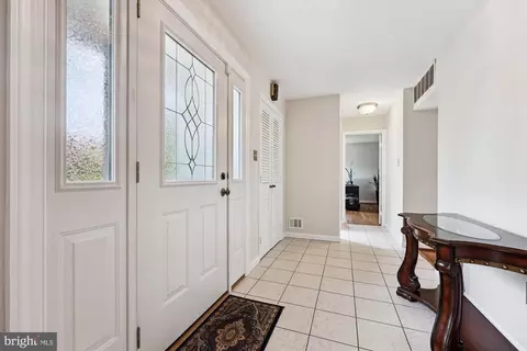 Entry Way - 3 Harrowgate Ct, Potomac, MD 20854 photo 1 of 2