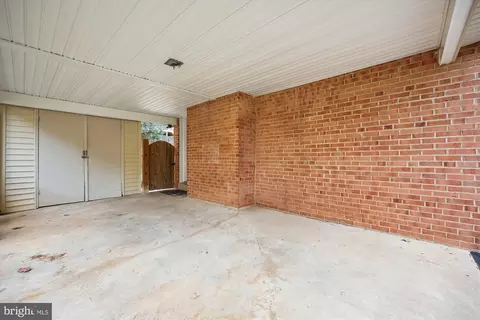 Exterior - 3 Harrowgate Ct, Potomac, MD 20854 photo 8 of 20