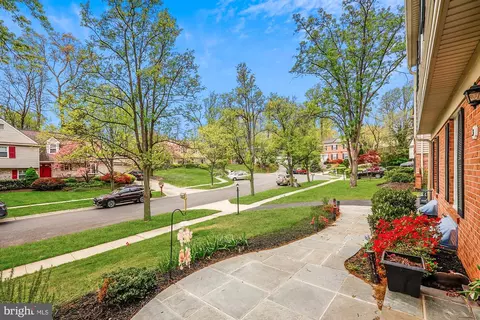Exterior - 3 Harrowgate Ct, Potomac, MD 20854 photo 5 of 20
