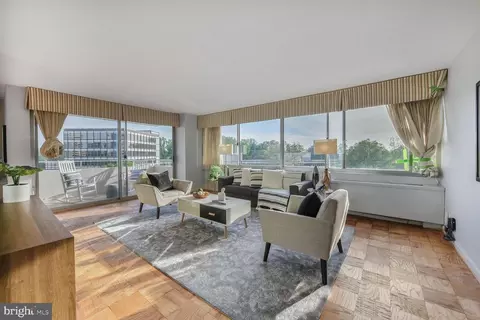 4515 Willard Ave #1004S, Chevy Chase, MD 20815