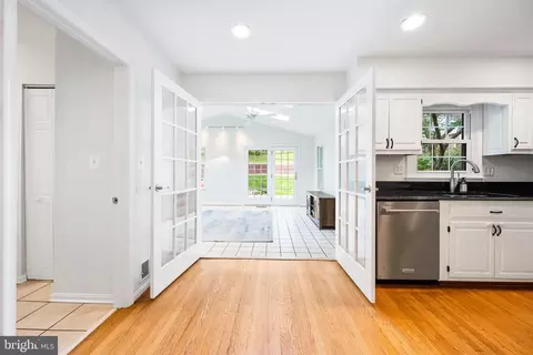 8 Turnham Ct, Gaithersburg, MD 20878 photo 14