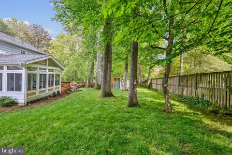 Exterior - 8200 Bells Mill Rd, Potomac, MD 20854 photo 8 of 11