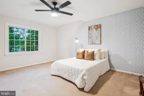 Bedroom - 8200 Bells Mill Rd, Potomac, MD 20854 photo 5 of 9
