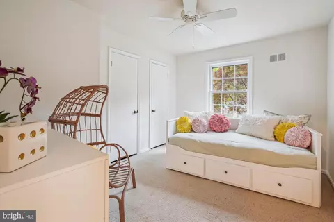 Bedroom - 8200 Bells Mill Rd, Potomac, MD 20854 photo 6 of 9