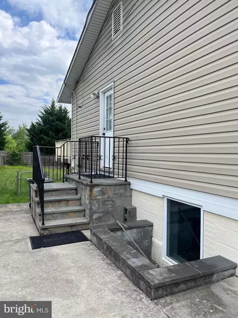 Exterior - 4105 Isbell St, Silver Spring, MD 20906 photo 4 of 5