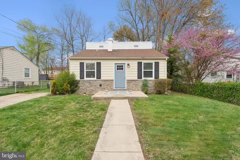520 Crabb Ave, Rockville, MD 20850