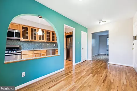 2406 Colston Dr #202, Silver Spring, MD 20910 photo 2