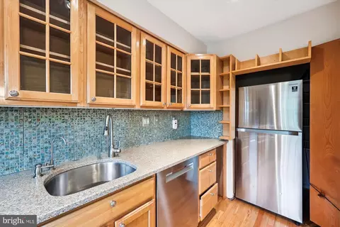2406 Colston Dr #202, Silver Spring, MD 20910 photo 8