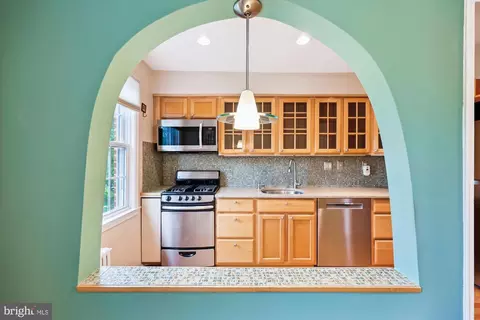 2406 Colston Dr #202, Silver Spring, MD 20910 photo 3