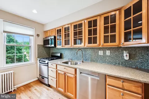 2406 Colston Dr #202, Silver Spring, MD 20910 photo 6