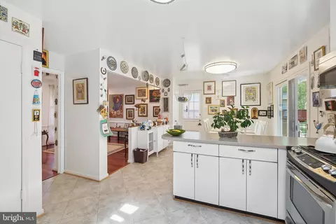Kitchen - 12012 Coldstream Dr, Potomac, MD 20854 photo 3 of 3