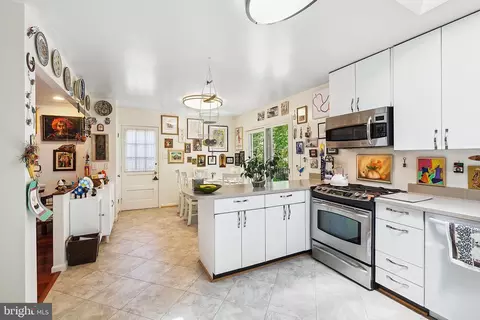 Kitchen - 12012 Coldstream Dr, Potomac, MD 20854 photo 2 of 3
