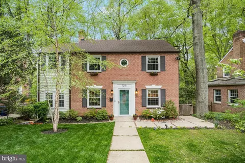 7215 Garland Ave, Takoma Park, MD 20912