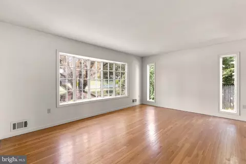 14709 Notley Rd, Silver Spring, MD 20905 photo 2