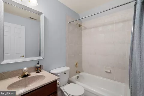 Bath - 18729 Brooke Rd, Sandy Spring, MD 20860 photo 3 of 4