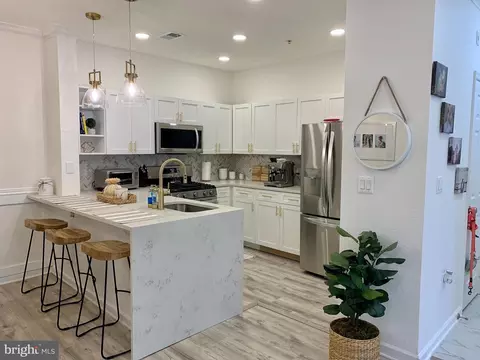 13501 Kildare Hills Ter #303, Germantown, MD 20874