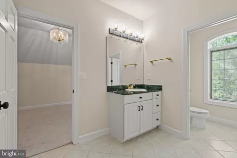 Bath - 10521 Alloway Dr, Potomac, MD 20854 photo 5 of 11