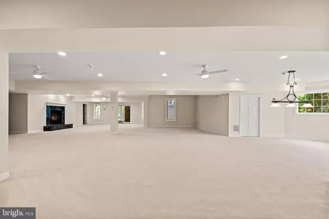 Living - 10521 Alloway Dr, Potomac, MD 20854 photo 25 of 28