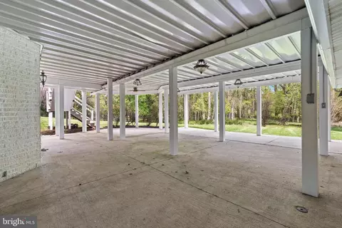 Exterior - 10521 Alloway Dr, Potomac, MD 20854 photo 13 of 24