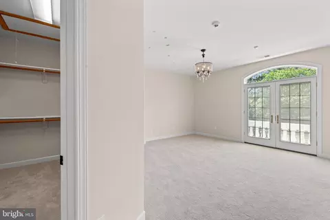 Bedroom - 10521 Alloway Dr, Potomac, MD 20854 photo 4 of 9
