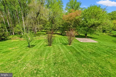 Exterior - 10521 Alloway Dr, Potomac, MD 20854 photo 20 of 24