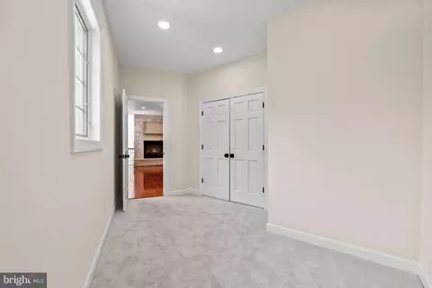 Bedroom - 10521 Alloway Dr, Potomac, MD 20854 photo 6 of 9