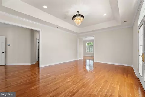 Living - 10521 Alloway Dr, Potomac, MD 20854 photo 22 of 28