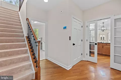 Entry Way - 10521 Alloway Dr, Potomac, MD 20854 photo 7 of 13