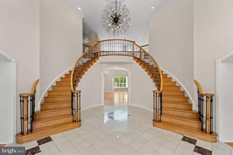 Entry Way - 10521 Alloway Dr, Potomac, MD 20854 photo 1 of 13
