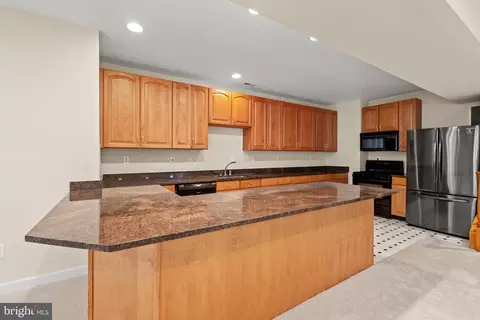 Kitchen - 10521 Alloway Dr, Potomac, MD 20854 photo 7 of 8
