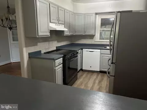 Entry Way - 26820 Ridge Rd, Damascus, MD 20872 photo 2 of 3