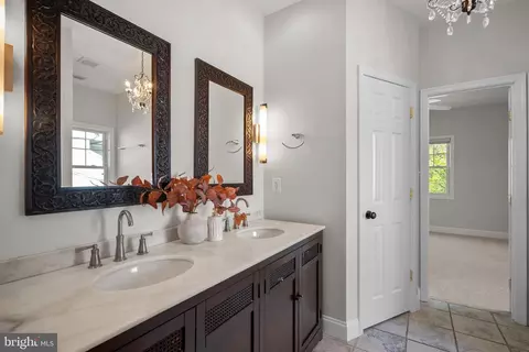Bath - 9207 Whitney St, Silver Spring, MD 20901 photo 2 of 5