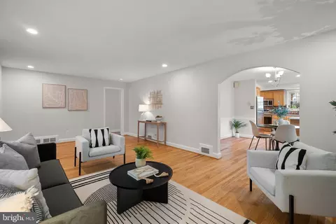 Living - 9207 Whitney St, Silver Spring, MD 20901 photo 1 of 4