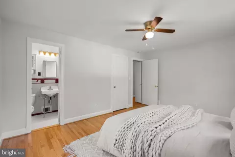 Bedroom - 9207 Whitney St, Silver Spring, MD 20901 photo 4 of 9