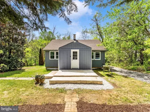 20930 Big Woods Rd, Dickerson, MD 20842