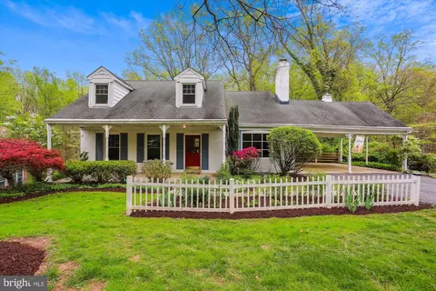 17805 Tree Lawn Dr, Ashton, MD 20861
