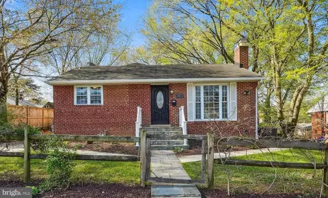 2502 Dennis Ave, Silver Spring, MD 20902