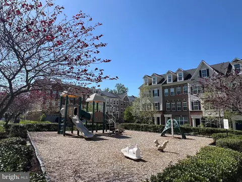Exterior - 3630 Doc Berlin Dr, Silver Spring, MD 20906 photo 5 of 5