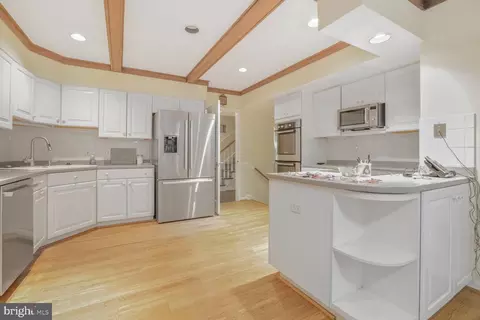 7312 Masters Dr, Potomac, MD 20854 photo 9