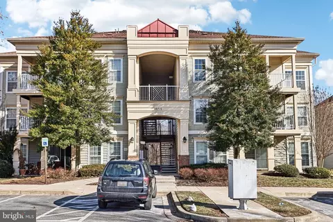 18711 Sparkling Water Dr #10-B, Germantown, MD 20874