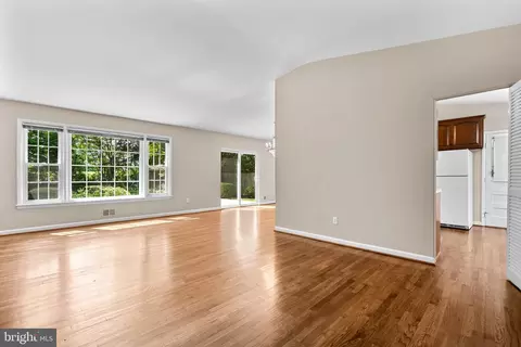 13003 Hathaway Dr, Silver Spring, MD 20906 photo 4