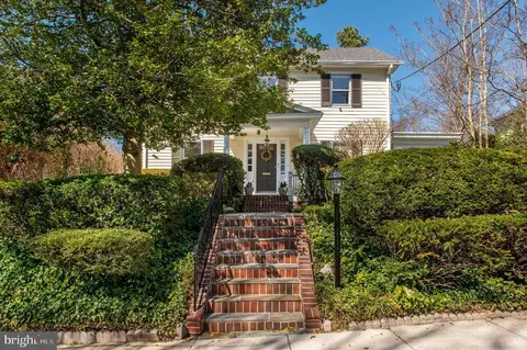 3915 Aspen St, Chevy Chase, MD 20815