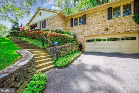 7411 Arrowood Rd, Bethesda, MD 20817