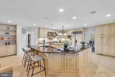 Kitchen - 12212 Drews Ct, Potomac, MD 20854 photo 4 of 5