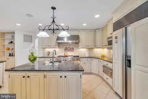 Kitchen - 12212 Drews Ct, Potomac, MD 20854 photo 5 of 5