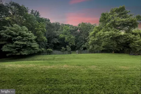 Exterior - 12212 Drews Ct, Potomac, MD 20854 photo 14 of 17