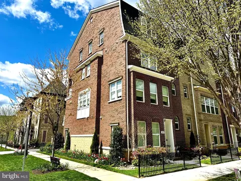327 Crown Park Ave, Gaithersburg, MD 20878