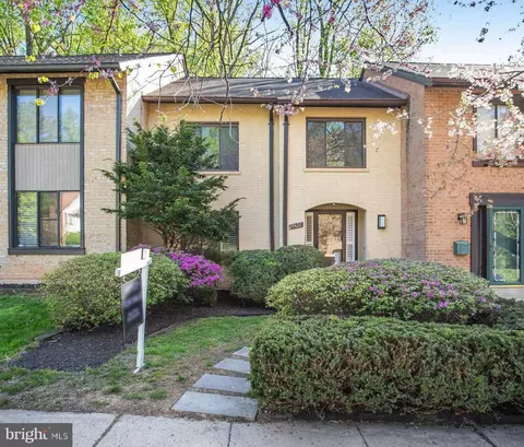 20422 Meadow Pond Pl, Montgomery Village, MD 20886