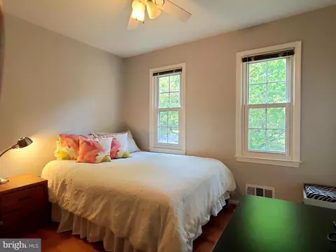 Bedroom - 1516 Winding Waye Ln, Silver Spring, MD 20902 photo 6 of 7