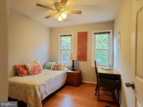 Bedroom - 1516 Winding Waye Ln, Silver Spring, MD 20902 photo 3 of 7